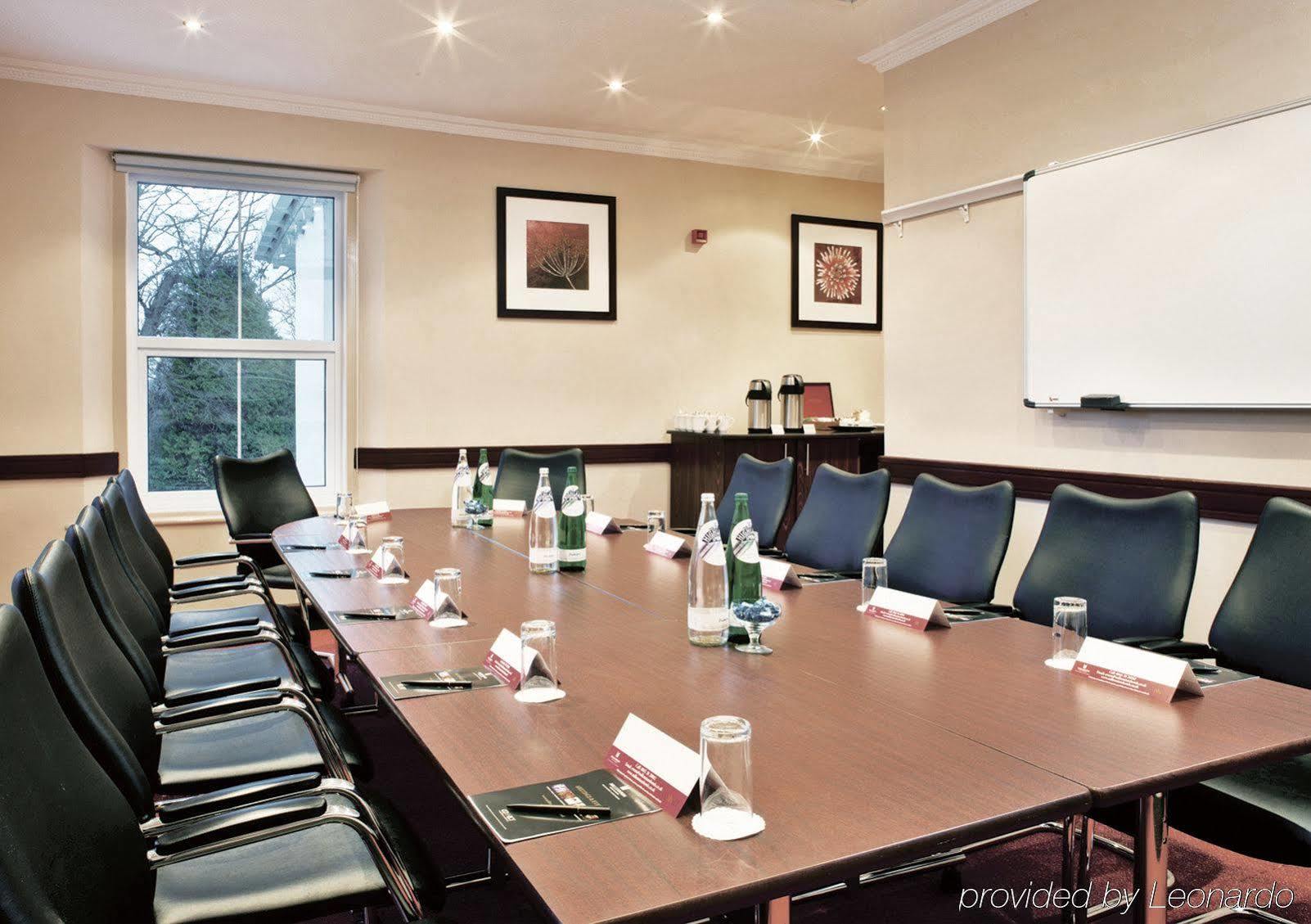 Copthorne Effingham Gatwick Hotel Επιχειρήσεις φωτογραφία