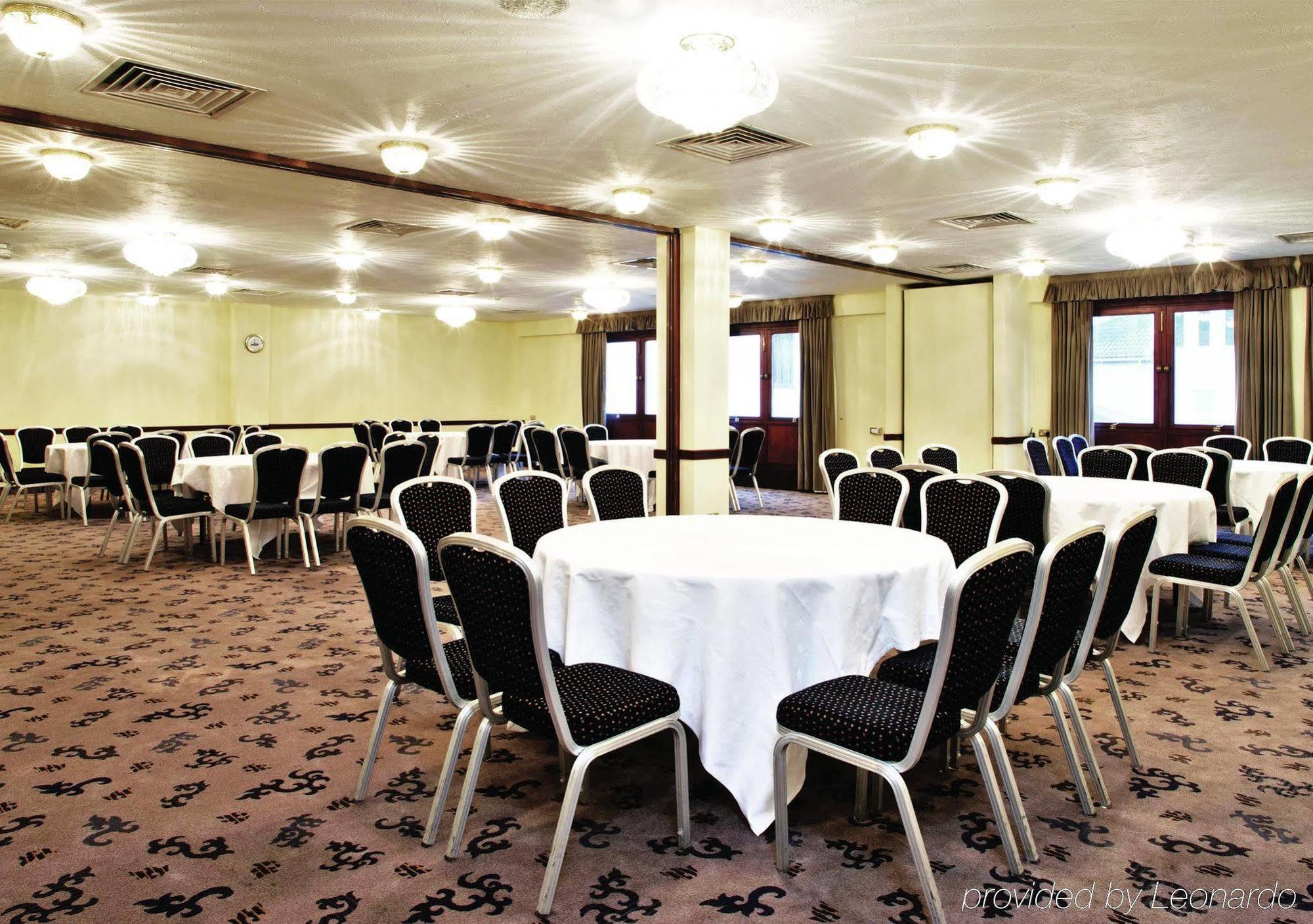 Copthorne Effingham Gatwick Hotel Επιχειρήσεις φωτογραφία